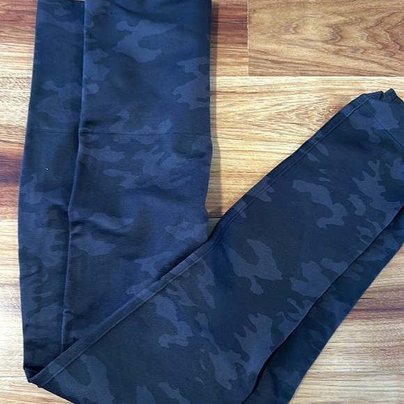 Spanx camouflage leggings women size XL - Picture 2 of 4